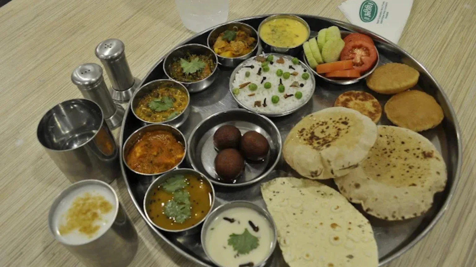 Atithi-gujarati-thali