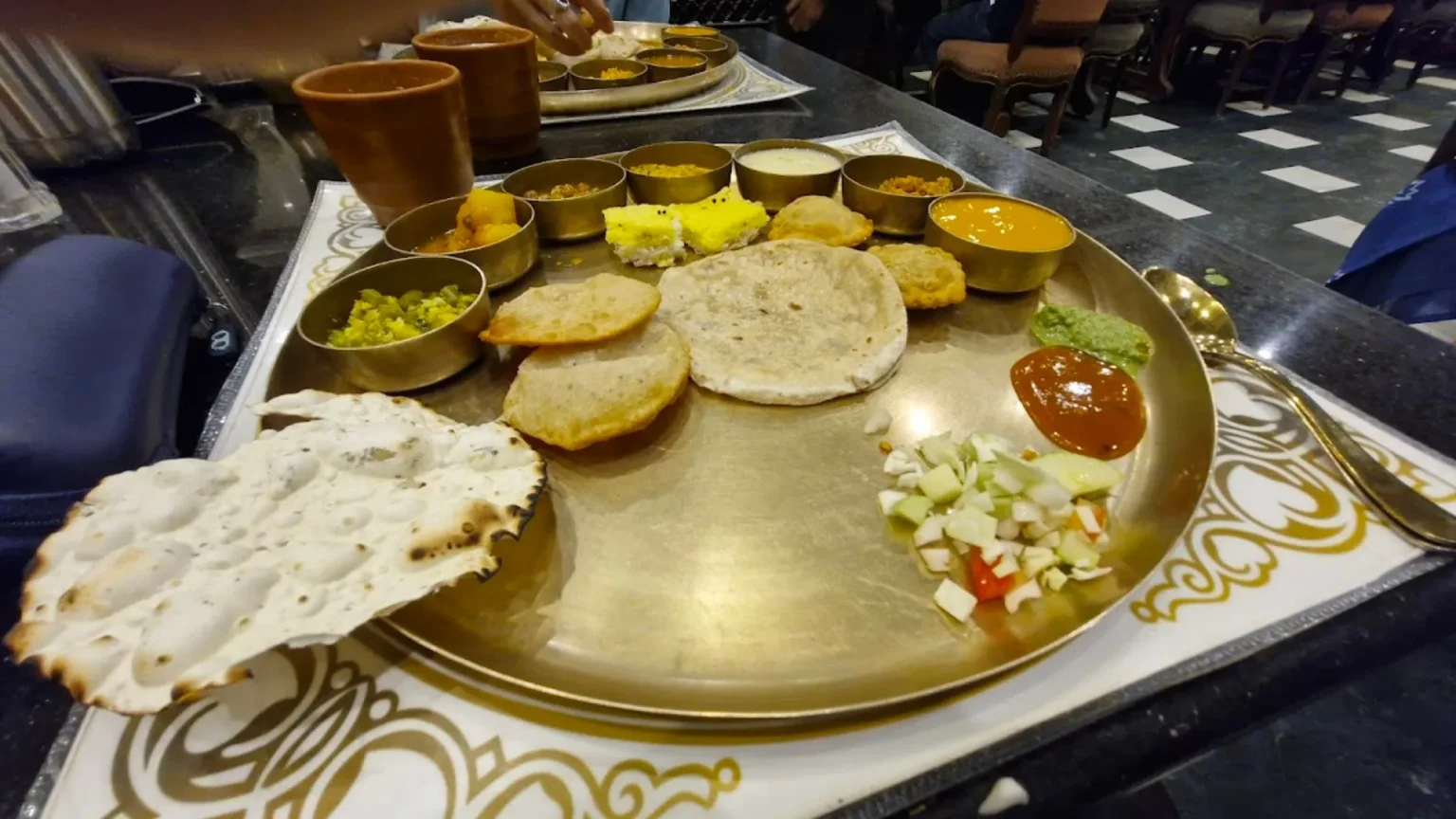 Gujarati-Thali-Ahmedabad-Gordhan-Thal-
