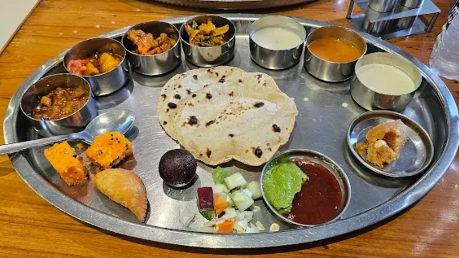 Iskon-unlimited-Gujarati-thal